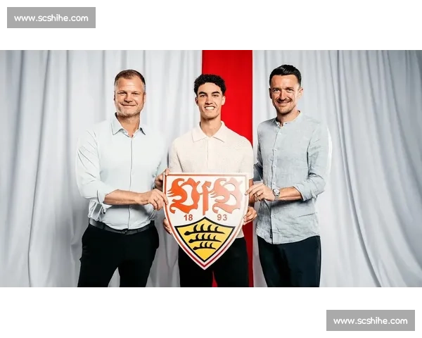 斯图加特官宣签下巴萨 18 岁中场新星达尔维奇 四年长约开启德甲新征程